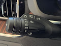 2023 Volvo XC60 B5 Ultimate Dark Theme