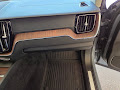 2023 Volvo XC60 B5 Ultimate Dark Theme