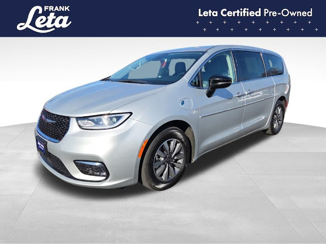 2024 Chrysler Pacifica Hybrid Select