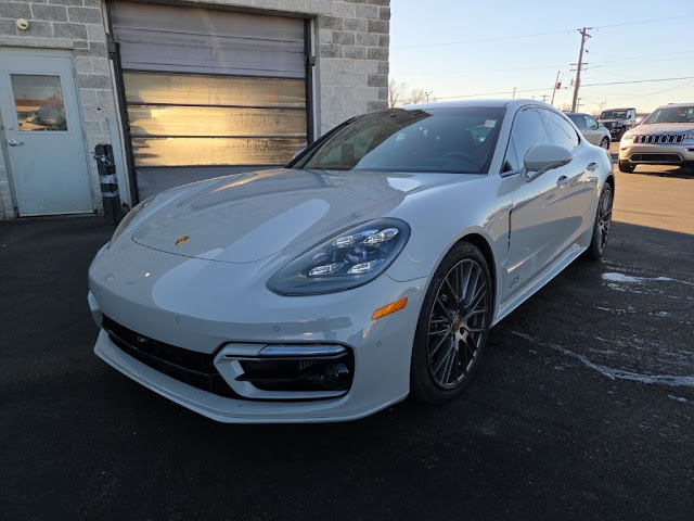 2022 Porsche Panamera GTS