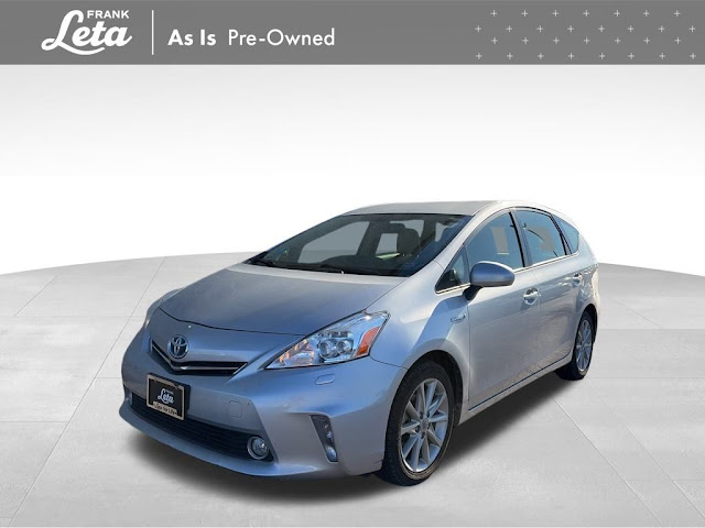 2014 Toyota Prius v Five