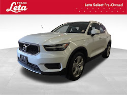 2022 Volvo XC40 Momentum