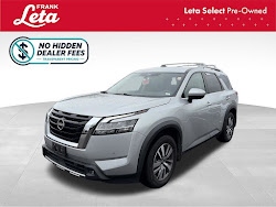 2022 Nissan Pathfinder SL