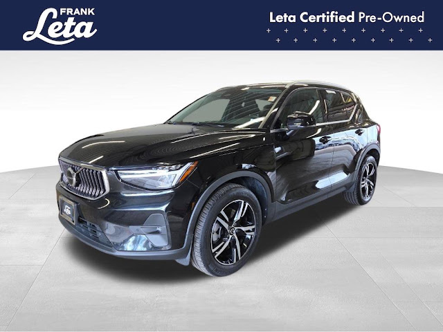 2023 Volvo XC40 B5 Plus Bright Theme